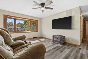 W148N8416 Albert Pl, Menomonee Falls, WI 53051 - Photo 4