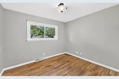 W172N9256  Shady Ln, Menomonee Falls, WI 53051 - Photo 18