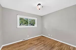 W172N9256 Shady Ln, Menomonee Falls, WI 53051 - Photo 18