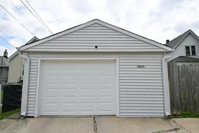 2025 S 71st St, West Allis, WI 53219 - Photo 32