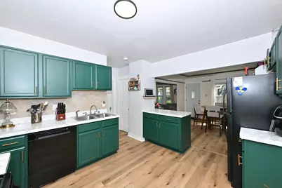 2025 S 71st St, West Allis, WI 53219 - Photo 12