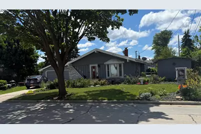 4765 N 117th St, Wauwatosa, WI 53225 - Photo 2