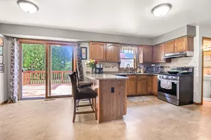 N172W20516 Hazelwood Ln, Jackson, WI 53037 - Photo 4