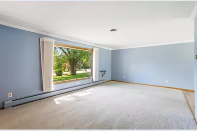 4514  Ridgecrest Dr, Racine, WI 53403 - Photo 4