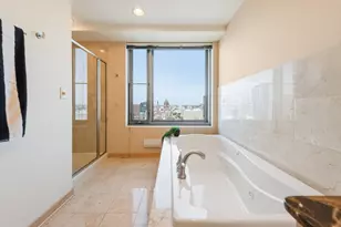 923 E Kilbourn Ave, Milwaukee, WI 53202 - Photo 22