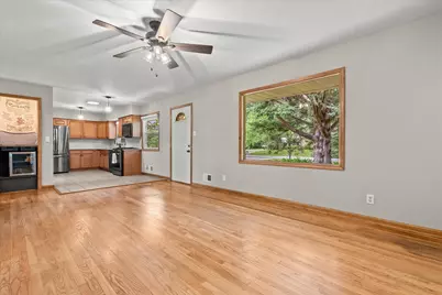 N64W14161  Lincoln Ln, Menomonee Falls, WI 53051 - Photo 6