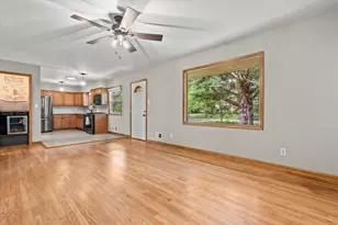 N64W14161 Lincoln Ln, Menomonee Falls, WI 53051 - Photo 6