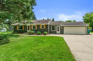 N64W14161 Lincoln Ln, Menomonee Falls, WI 53051 - Photo 1