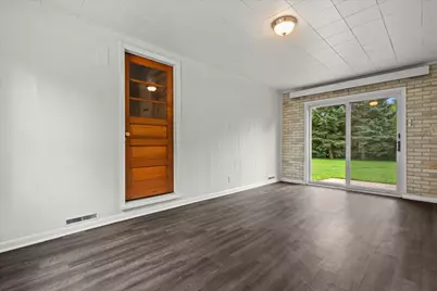 N64W14161  Lincoln Ln, Menomonee Falls, WI 53051 - Photo 12