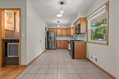 N64W14161  Lincoln Ln, Menomonee Falls, WI 53051 - Photo 10