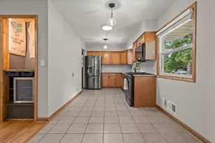 N64W14161 Lincoln Ln, Menomonee Falls, WI 53051 - Photo 10