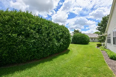 N57W24093 N Sycamore Cir, Sussex, WI 53089 - Photo 34