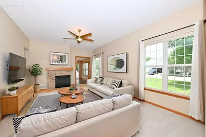N57W24093 N Sycamore Cir, Sussex, WI 53089 - Photo 2