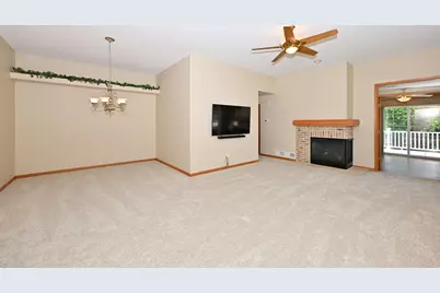 N57W24093 N Sycamore Cir, Sussex, WI 53089 - Photo 18