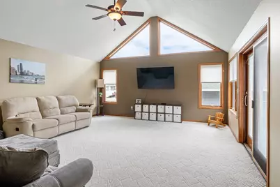 512  1st St, La Crescent, MN 55947 - Photo 6