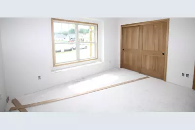 1302 W Kiddle Ln, Racine, WI 53182 - Photo 6