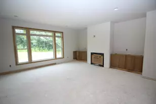 1302 W Kiddle Ln, Racine, WI 53182 - Photo 4