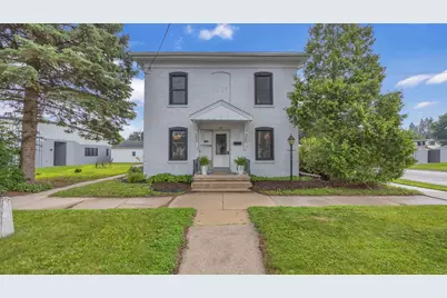121  Cedar St, Sheboygan Falls, WI 53085 - Photo 2