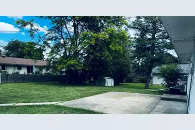 N92W17274  Forest Dr, Menomonee Falls, WI 53051 - Photo 6