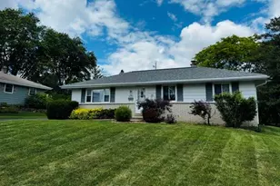 N92W17274 Forest Dr, Menomonee Falls, WI 53051 - Photo 4