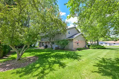 9490 N Waverly Dr, Bayside, WI 53217 - Photo 8