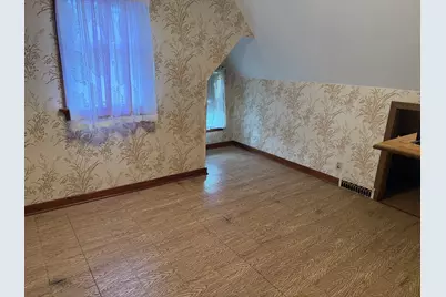 715 S 27th St, Manitowoc, WI 54220 - Photo 16