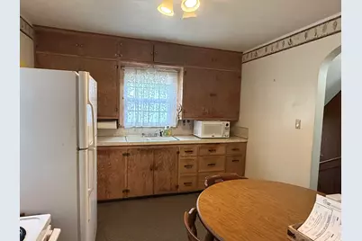 715 S 27th St, Manitowoc, WI 54220 - Photo 6