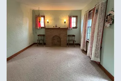 715 S 27th St, Manitowoc, WI 54220 - Photo 4