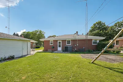 8045  17th Ave, Kenosha, WI 53143 - Photo 32