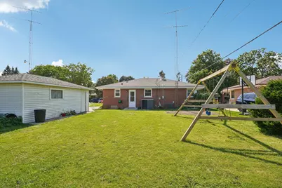 8045  17th Ave, Kenosha, WI 53143 - Photo 34