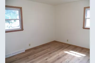 3609  Meadow Ln, Manitowoc, WI 54220 - Photo 4