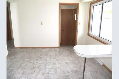 3609  Meadow Ln, Manitowoc, WI 54220 - Photo 6