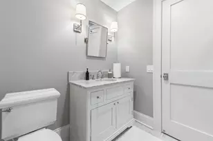923 E Kilbourn Ave, Milwaukee, WI 53202 - Photo 78
