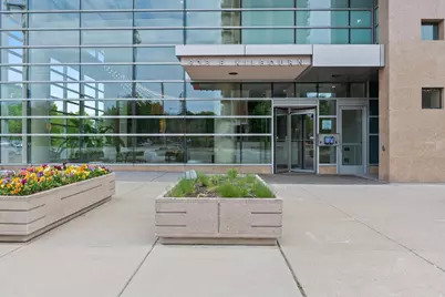 923 E Kilbourn Ave #1803, Milwaukee, WI 53202 - Photo 2
