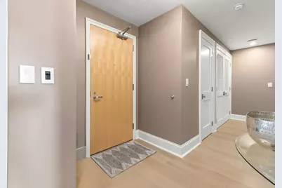 923 E Kilbourn Ave #1803, Milwaukee, WI 53202 - Photo 8