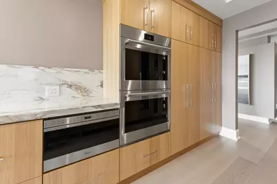 923 E Kilbourn Ave #1803, Milwaukee, WI 53202 - Photo 16