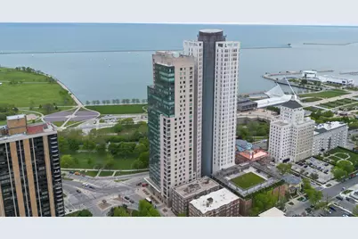 923 E Kilbourn Ave #1803, Milwaukee, WI 53202 - Photo 1
