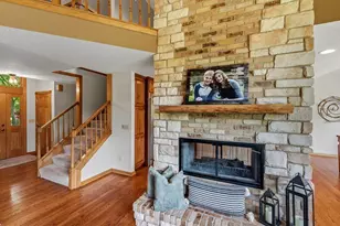 960 S Wayfare Trl, Summit, WI 53066 - Photo 4