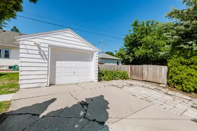2320 N 68th St, Wauwatosa, WI 53213 - Photo 30