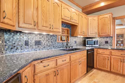 3425  Jackson Dr, Jackson, WI 53037 - Photo 6