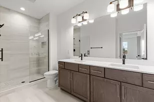 W251N2399 Valleyview Cir, Pewaukee, WI 53072 - Photo 14