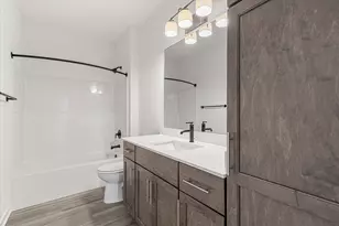 W251N2399 Valleyview Cir, Pewaukee, WI 53072 - Photo 20