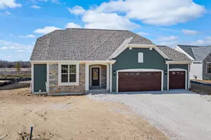 W251N2399 Valleyview Cir, Pewaukee, WI 53072 - Photo 1