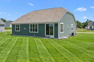 W251N2399 Valleyview Cir, Pewaukee, WI 53072 - Photo 24