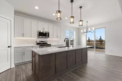 W251N2399  Valleyview Cir, Pewaukee, WI 53072 - Photo 6