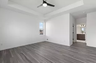 W251N2399 Valleyview Cir, Pewaukee, WI 53072 - Photo 12