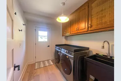 6211  Fisher Ln, Greendale, WI 53129 - Photo 18