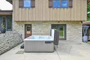 6211 Fisher Ln, Greendale, WI 53129 - Photo 38