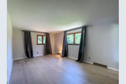 6211  Fisher Ln, Greendale, WI 53129 - Photo 20