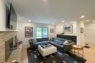 6211 Fisher Ln, Greendale, WI 53129 - Photo 16